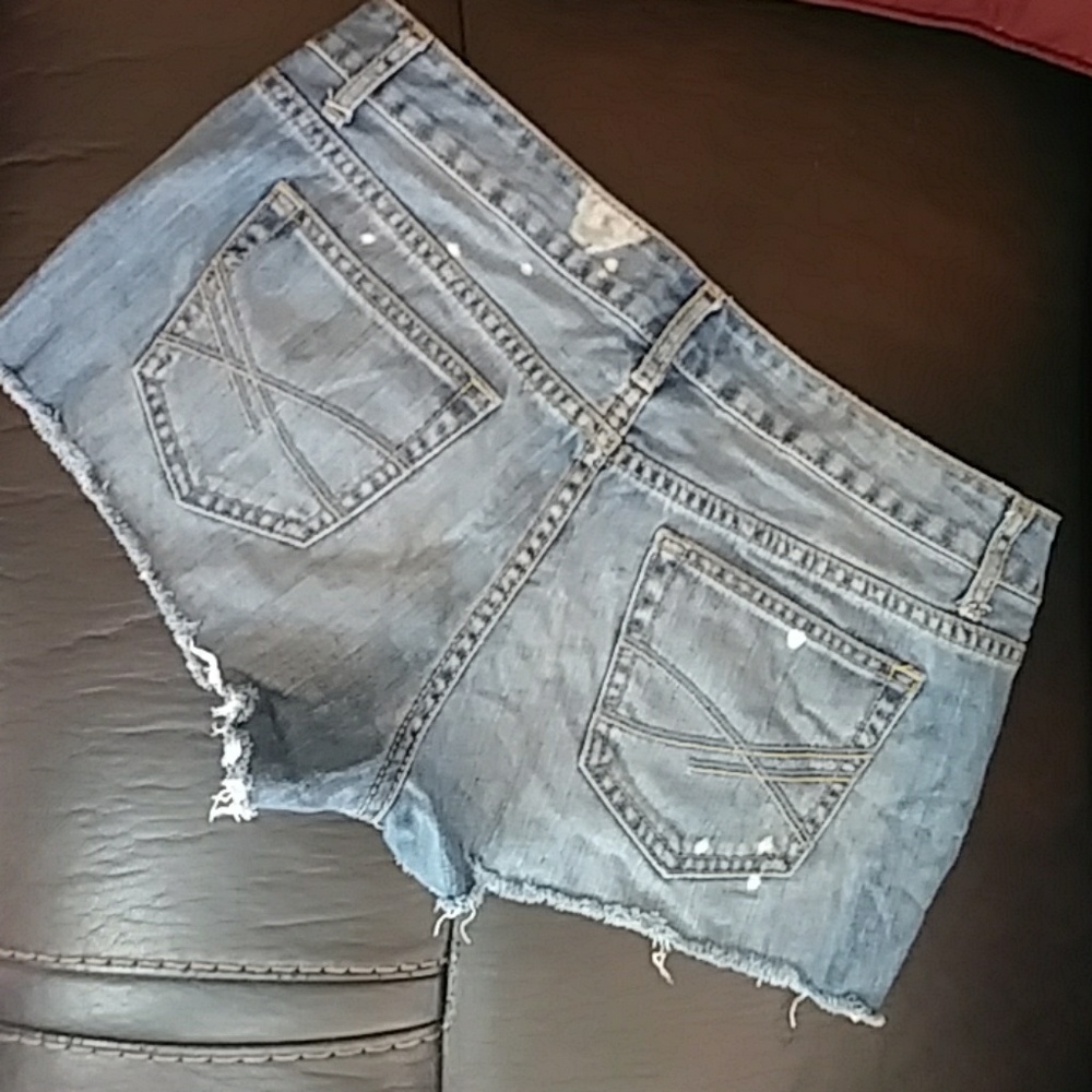 Shorts - Picture 2 of 3